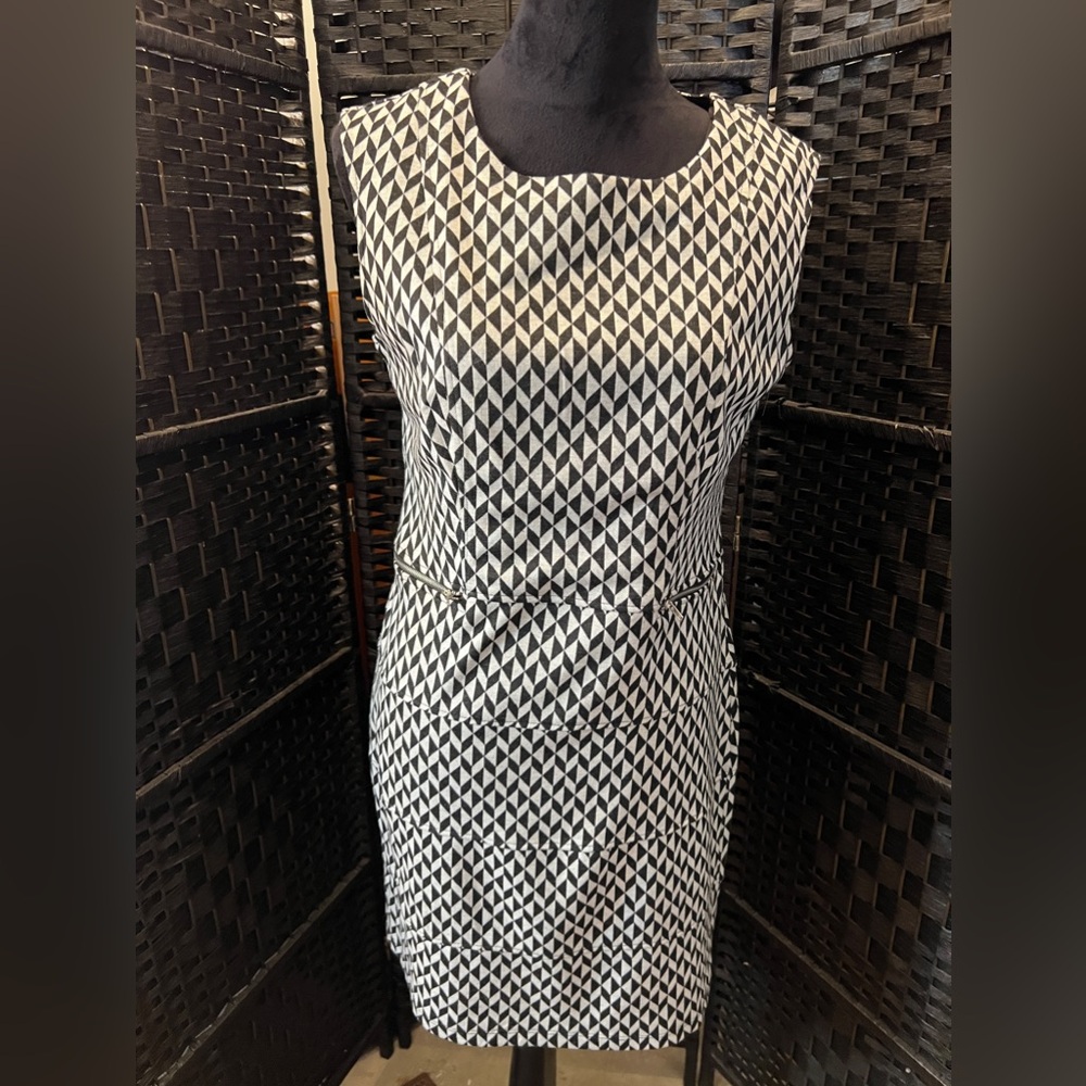 NWT Geometric Black and White Dress